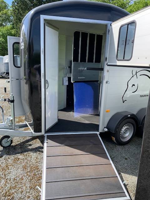 TOURING COUNTRY – Image 2