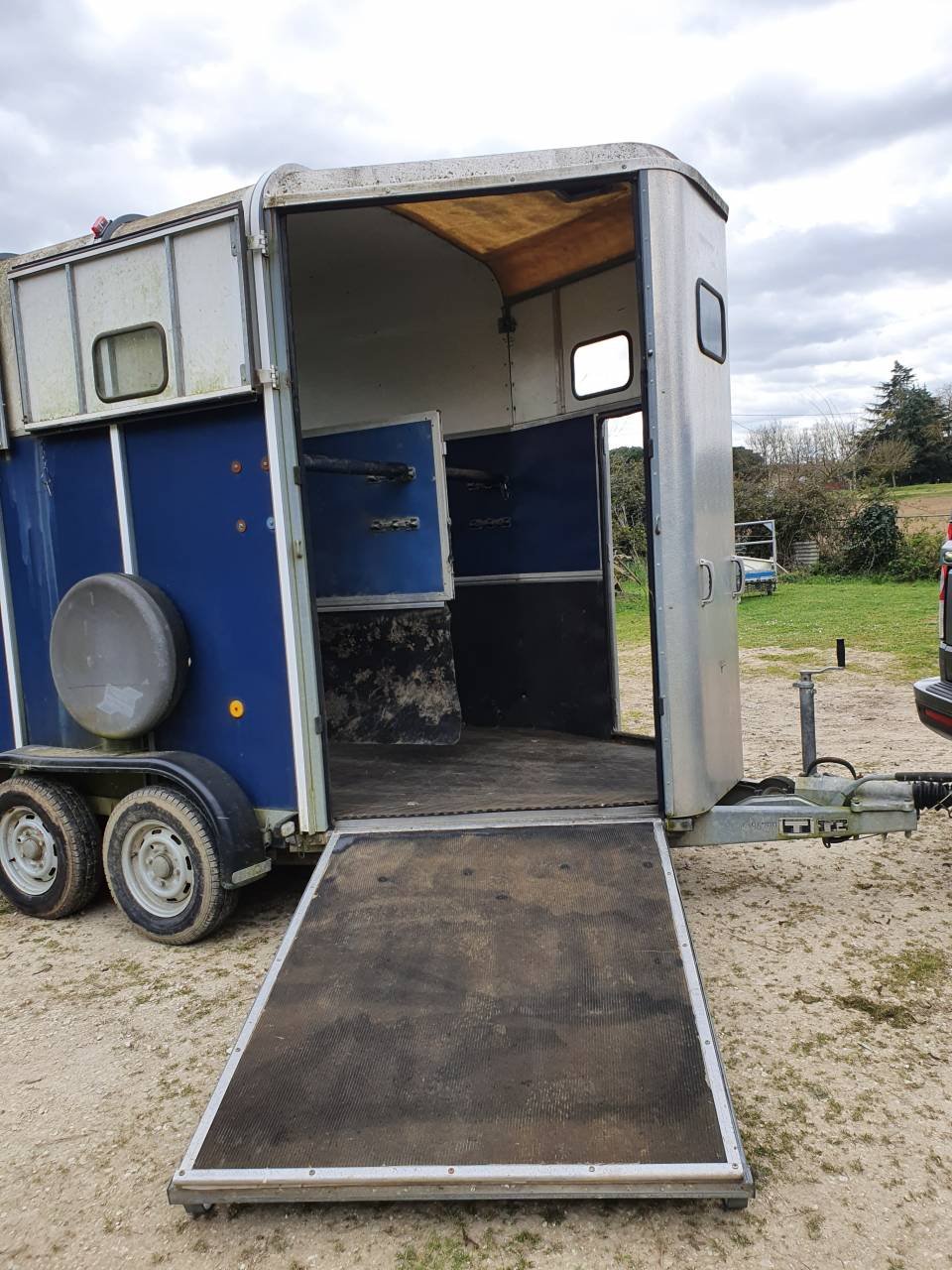 Van Ifor Williams 2 G P – Image 2